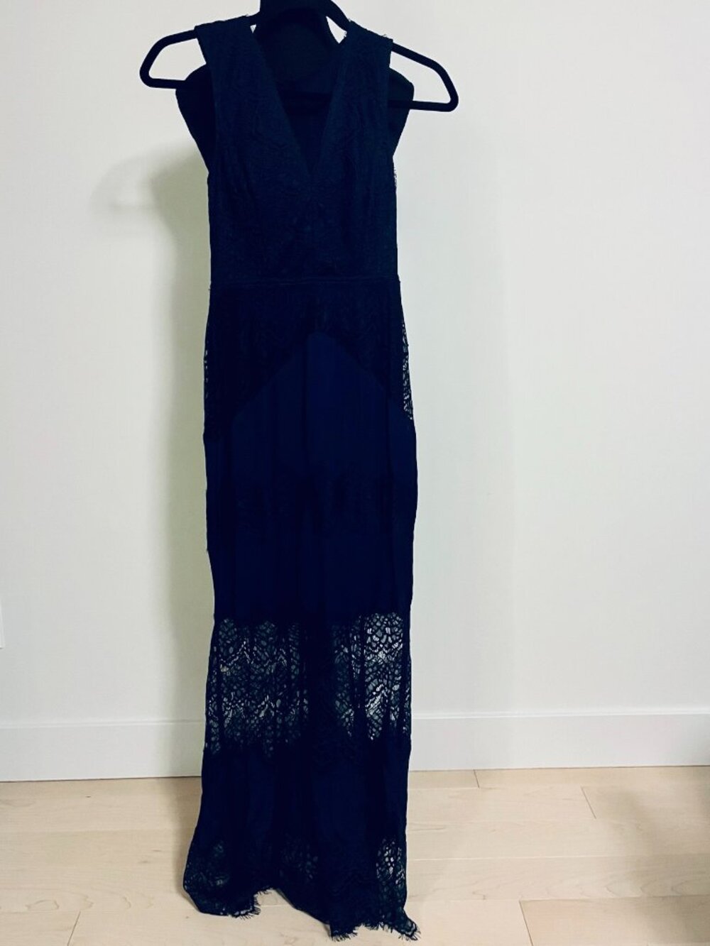 #288 Reiss Adala Lace (Retail $595CAD) Navy Blue Maxi Dress - Picture 4 of 7